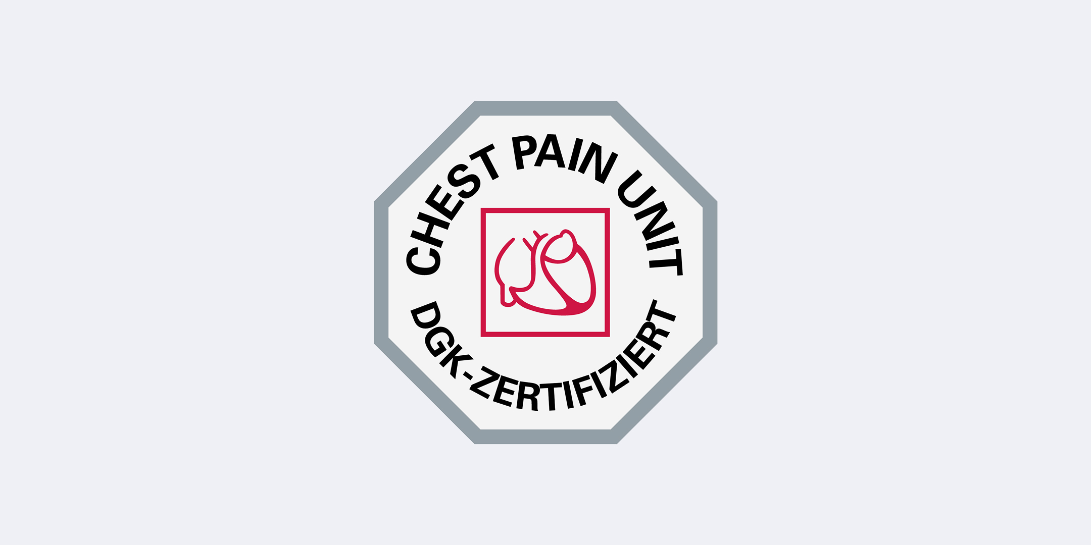 Logo des Zertifikats "Chest Pain Unit" der DGK, mit einem stilisierten Herzsymbol in der Mitte.